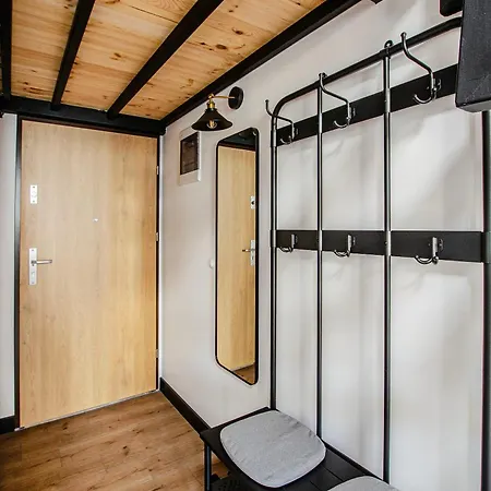 Loft Center Apartments- Parking, Wifi, 24h Check-in فروتسواف