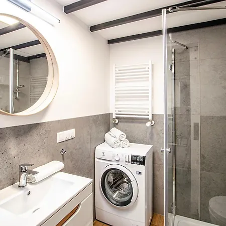 Loft Center Apartments- Parking, Wifi, 24h Check-in شقة *