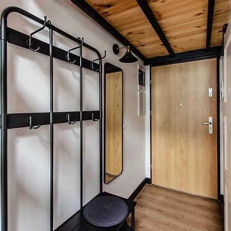 Loft Center Apartments- Parking, Wifi, 24h Check-in شقة فروتسواف