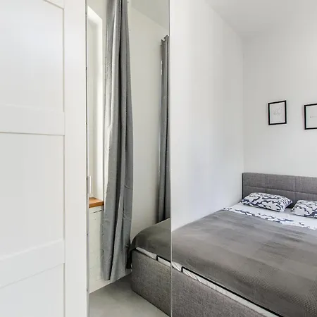Loft Center Apartments- Parking, Wifi, 24h Check-in شقة *