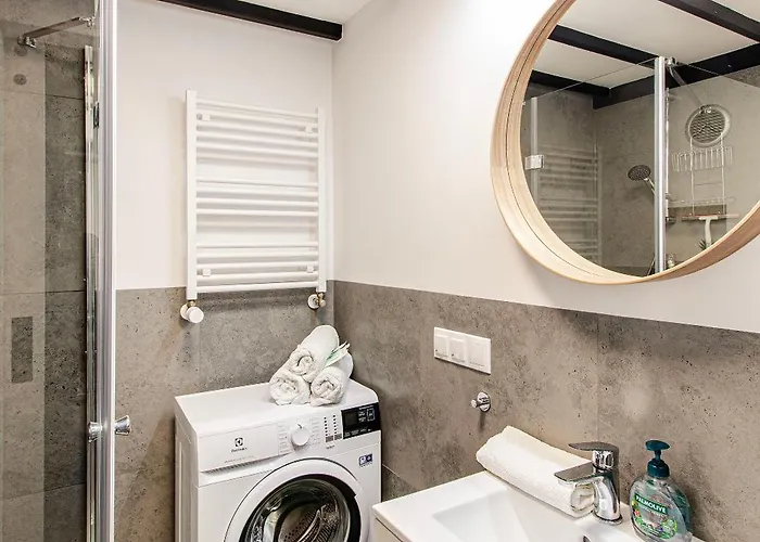 Loft Center Apartments- Parking, Wifi, 24h Check-in