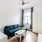 Loft Center Apartments- Parking, Wifi, 24h Check-in *