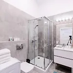 Loft Center Apartments- Parking, Wifi, 24h Check-in