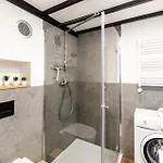 Loft Center Apartments- Parking, Wifi, 24h Check-in *