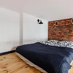 Loft Center Apartments- Parking, Wifi, 24h Check-in * Wrocław