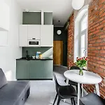 Loft Center Apartments- Parking, Wifi, 24h Check-in *