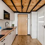 Loft Center Apartments- Parking, Wifi, 24h Check-in Apartament *