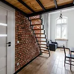 Loft Center Apartments- Parking, Wifi, 24h Check-in