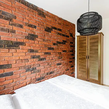 Loft Center Apartments- Parking, Wifi, 24h Check-in Apartment