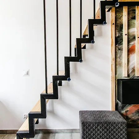 Loft Center Apartments- Parking, Wifi, 24h Check-in Apartment