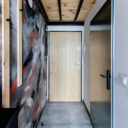 Loft Center Apartments- Parking, Wifi, 24h Check-in Apartmán *