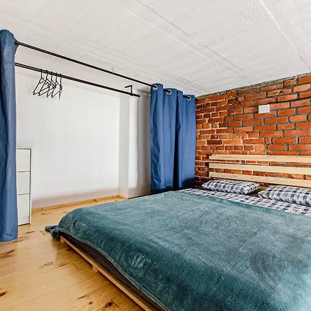 Loft Center Apartments- Parking, Wifi, 24h Check-in Apartment
