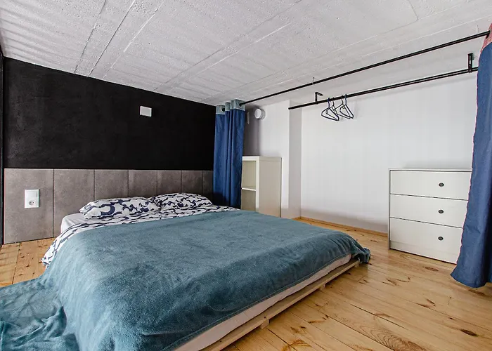 Loft Center Apartments- Parking, Wifi, 24h Check-in Wroclaw