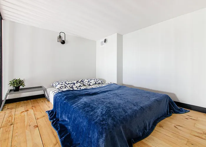 Loft Center Apartments- Parking, Wifi, 24h Check-in Apartment Wroclaw