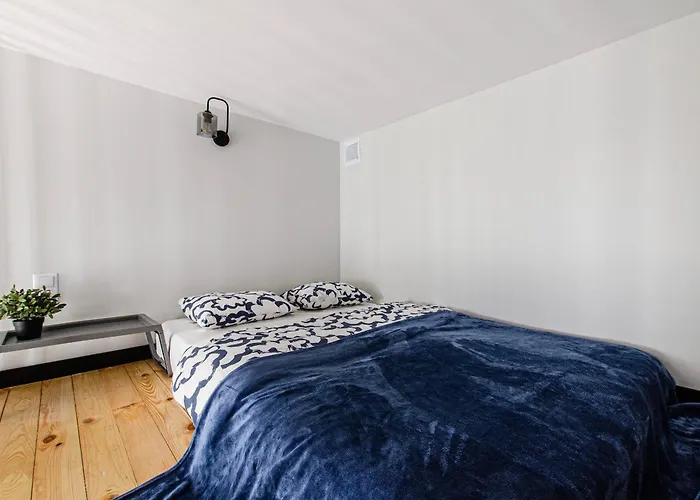 Loft Center Apartments- Parking, Wifi, 24h Check-in *