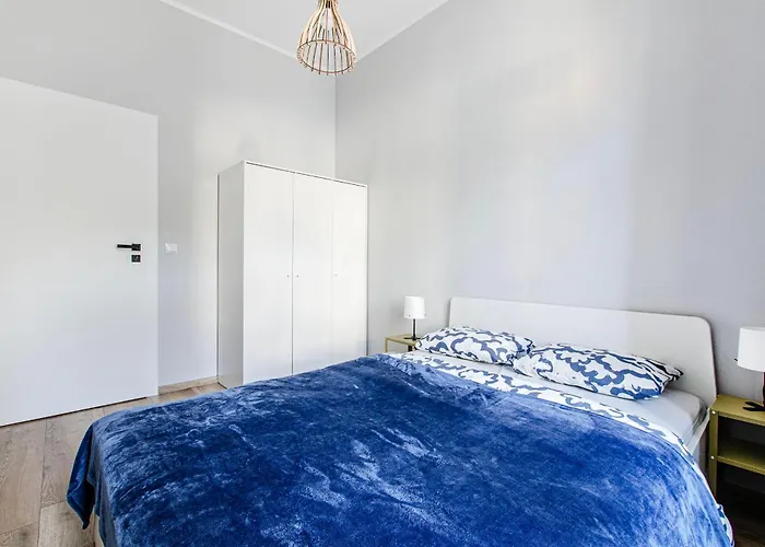 Loft Center Apartments- Parking, Wifi, 24h Check-in *